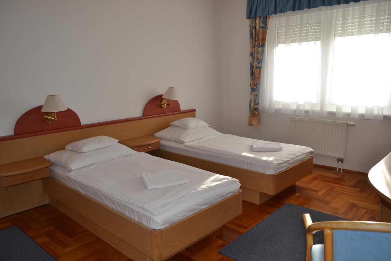 Leier Business Gönyů